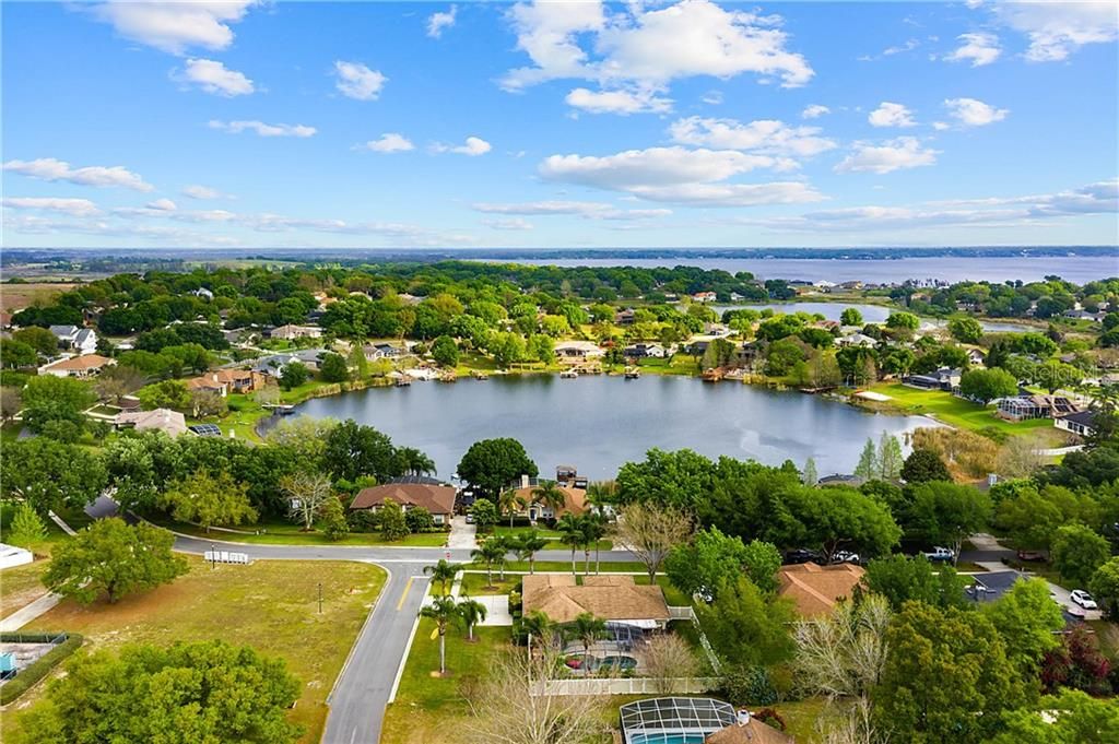 Close location to lakes and beautiful community