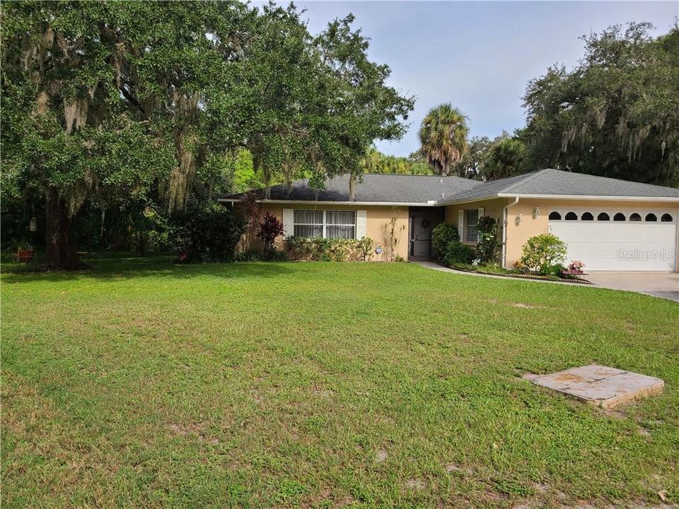 Recently Sold: $375,000 (4 beds, 2 baths, 1708 Square Feet)