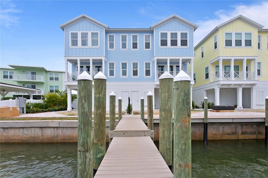 Recently Sold: $960,000 (3 beds, 3 baths, 2364 Square Feet)