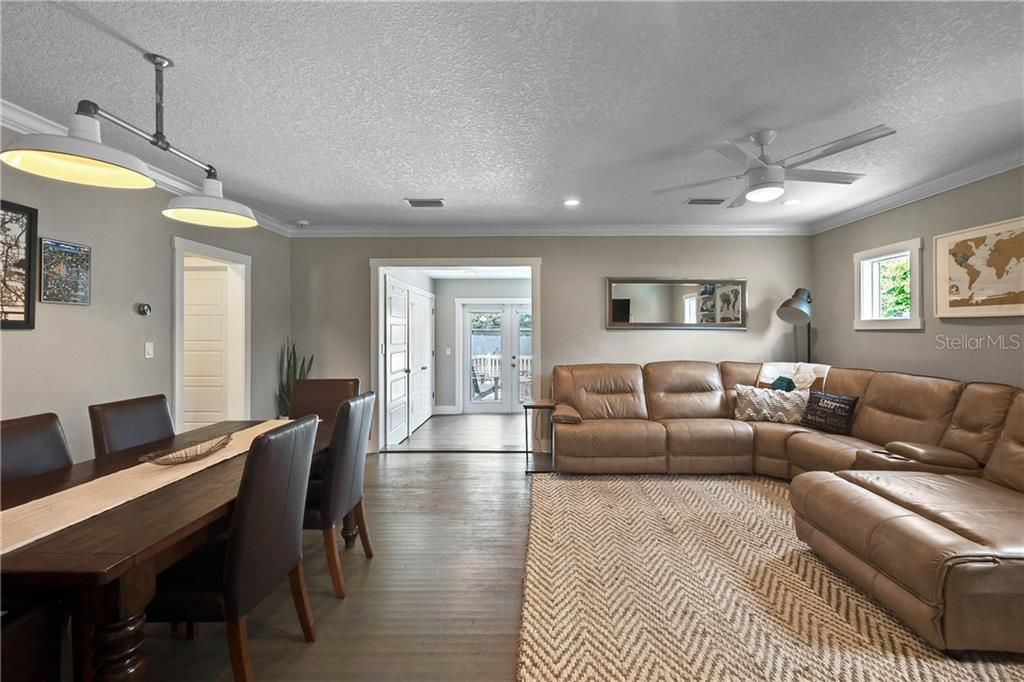 Recently Sold: $455,000 (3 beds, 3 baths, 1692 Square Feet)