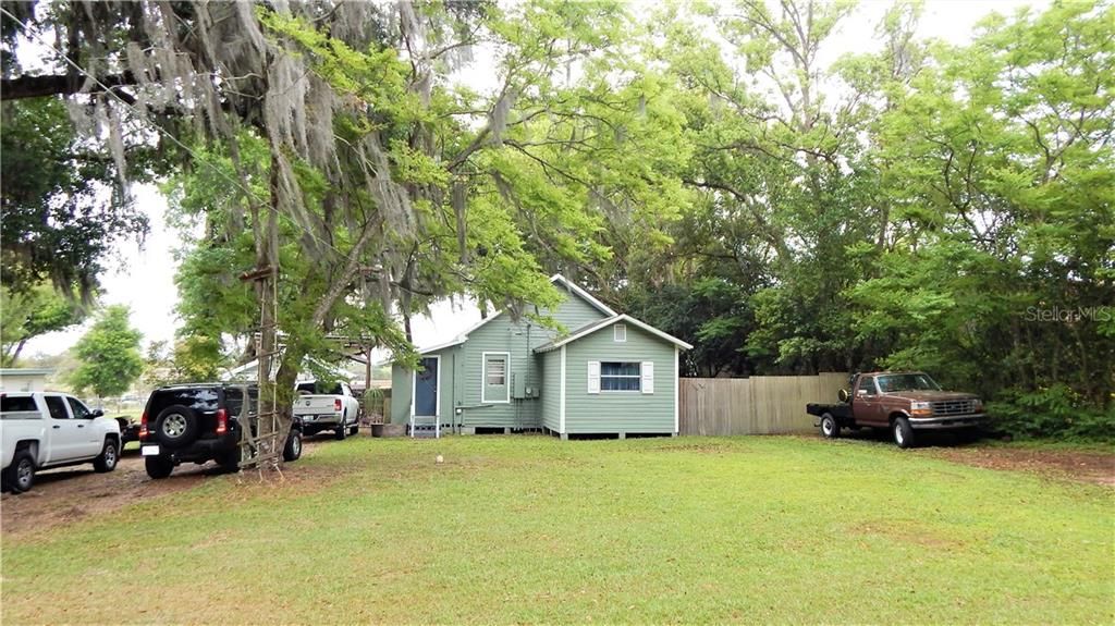 Recently Sold: $135,000 (3 beds, 1 baths, 1090 Square Feet)