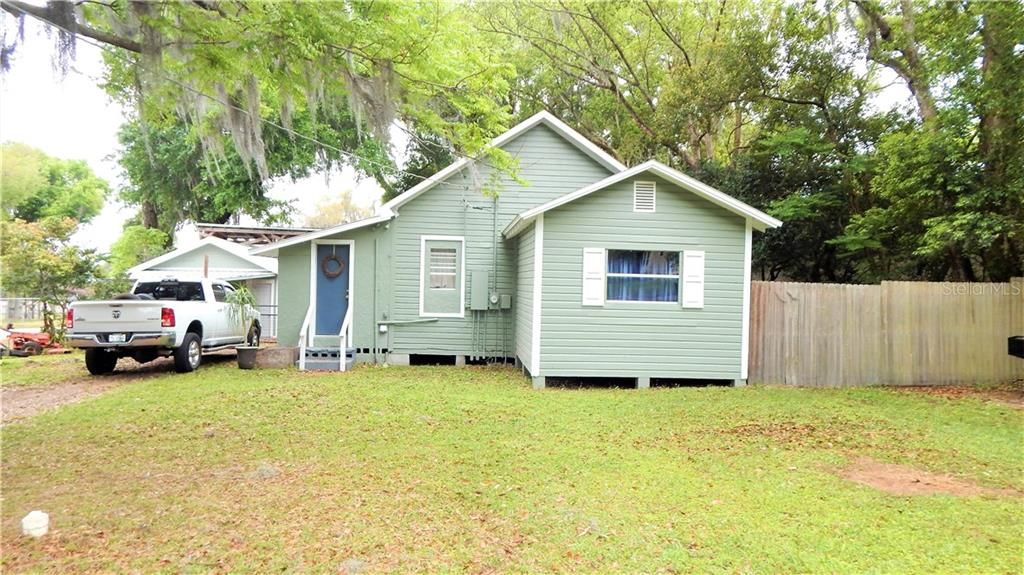 Recently Sold: $135,000 (3 beds, 1 baths, 1090 Square Feet)