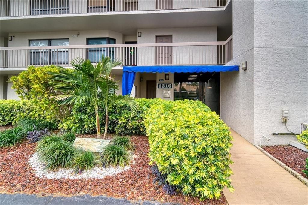 Recently Sold: $249,000 (1 beds, 1 baths, 950 Square Feet)