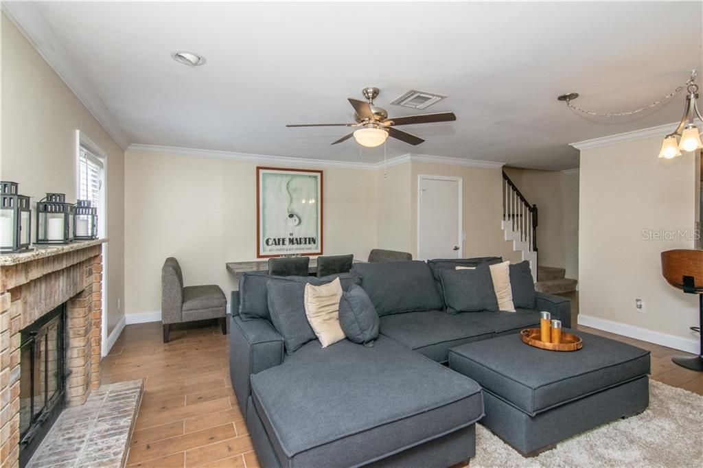 Recently Sold: $180,000 (2 beds, 2 baths, 1358 Square Feet)