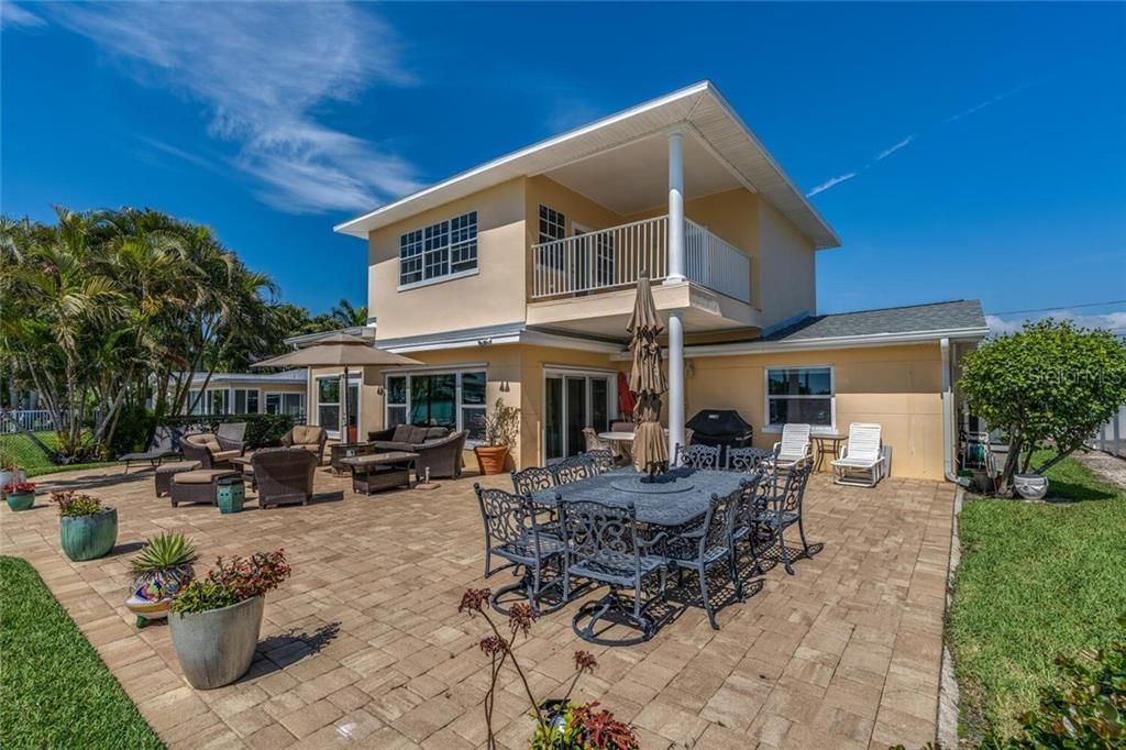 Recently Sold: $1,250,000 (3 beds, 3 baths, 2769 Square Feet)
