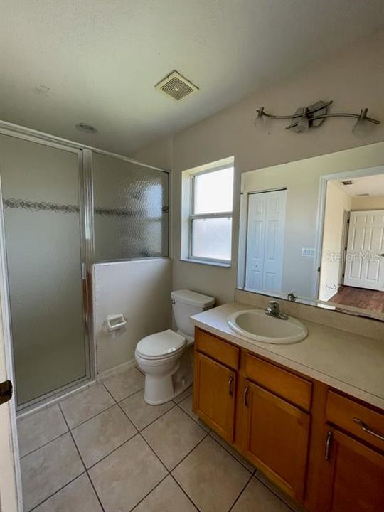 最近售出: $174,900 (3 贝兹, 2 浴室, 1250 平方英尺)