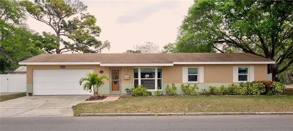 Recently Sold: $320,000 (3 beds, 2 baths, 1397 Square Feet)