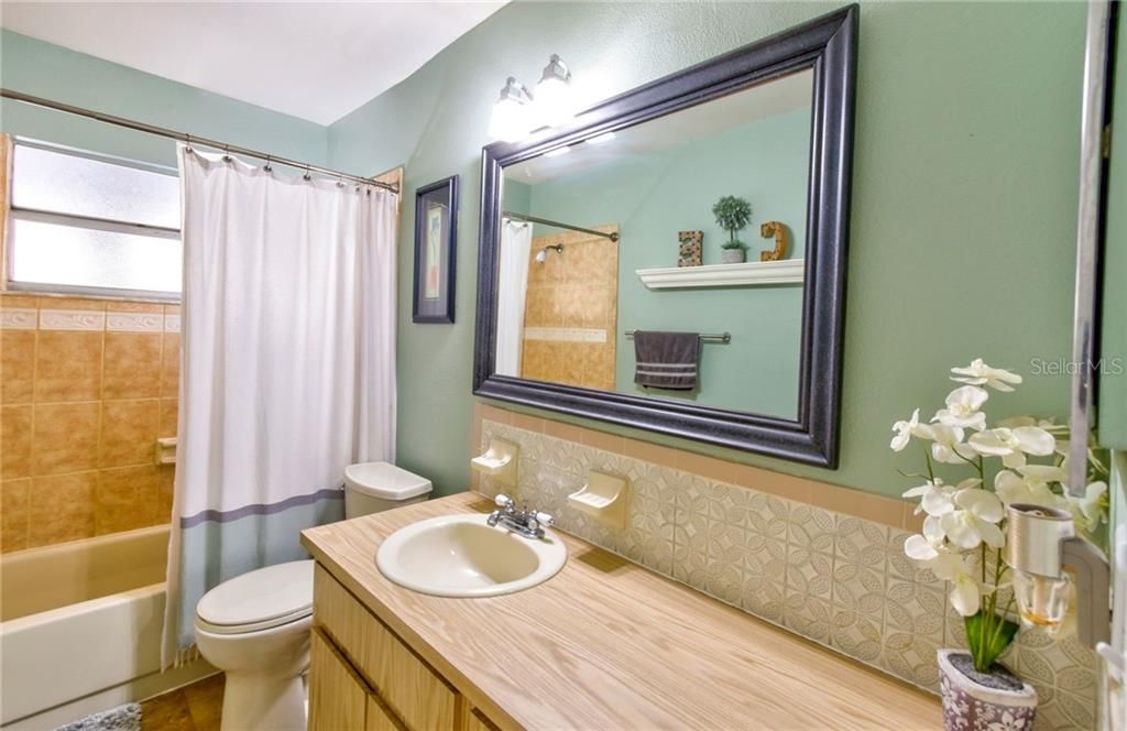 最近售出: $320,000 (3 贝兹, 2 浴室, 1397 平方英尺)
