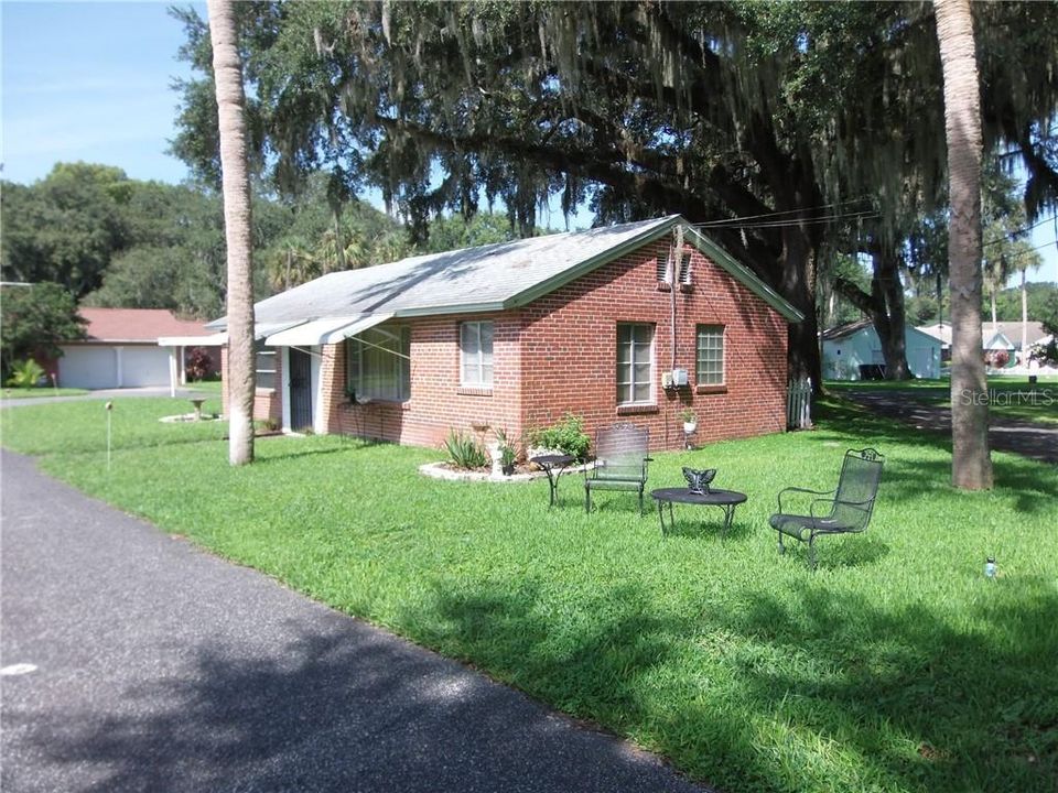 Recently Rented: $1,200 (2 beds, 1 baths, 991 Square Feet)