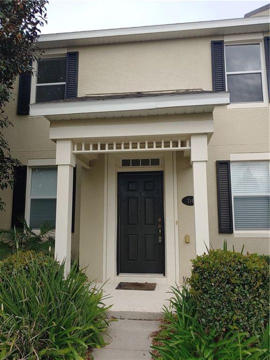 For Rent: $2,100 (3 beds, 2 baths, 1637 Square Feet)