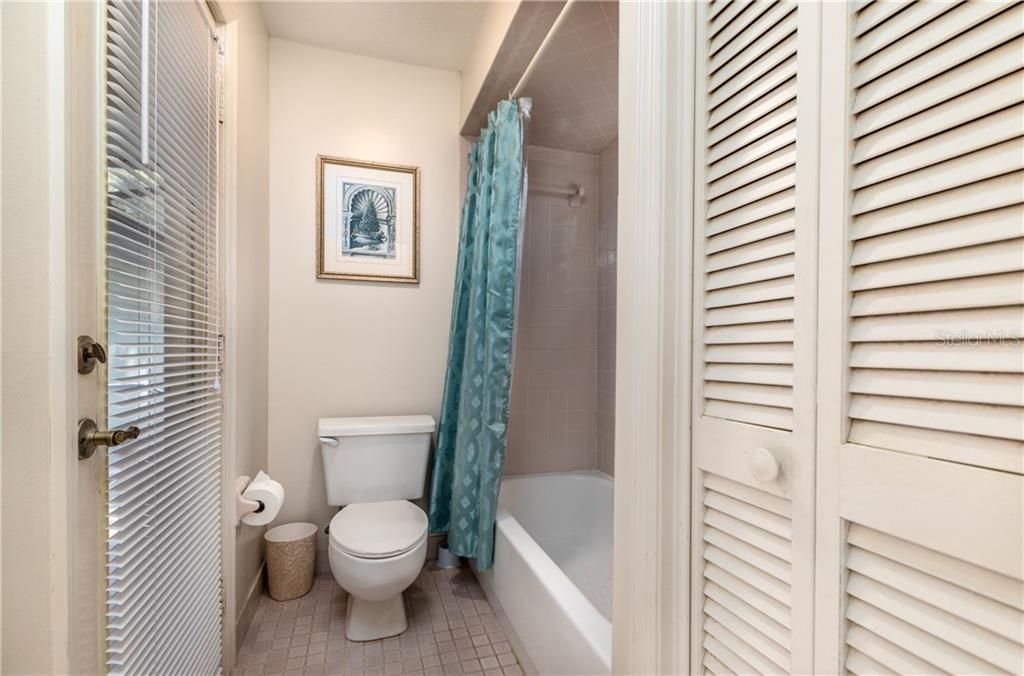 最近售出: $287,900 (3 贝兹, 2 浴室, 2033 平方英尺)