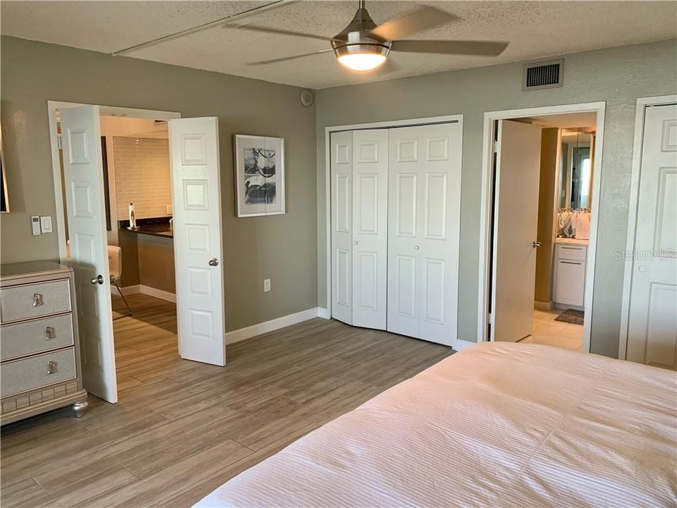 Recently Rented: $2,400 (1 beds, 1 baths, 896 Square Feet)