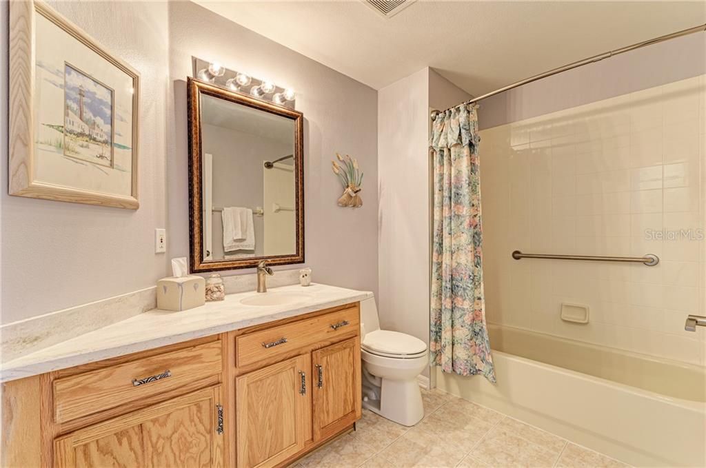 最近售出: $300,000 (3 贝兹, 2 浴室, 1856 平方英尺)