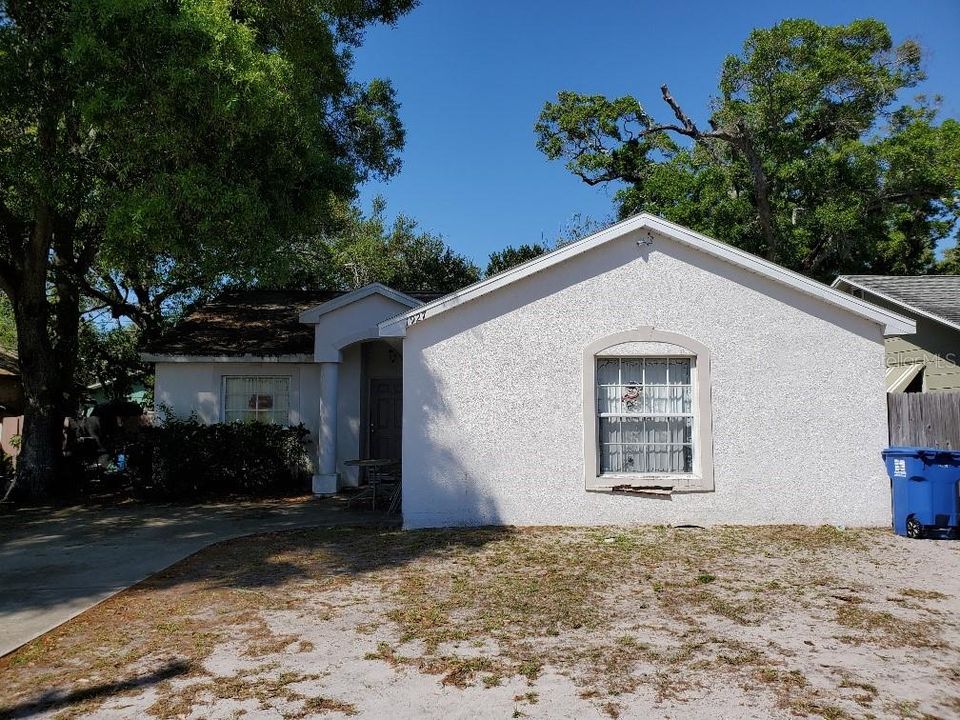 Recently Sold: $200,000 (3 beds, 2 baths, 1141 Square Feet)