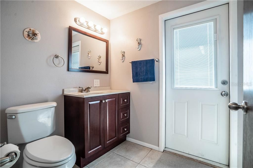 Recently Sold: $319,900 (2 beds, 1 baths, 1037 Square Feet)