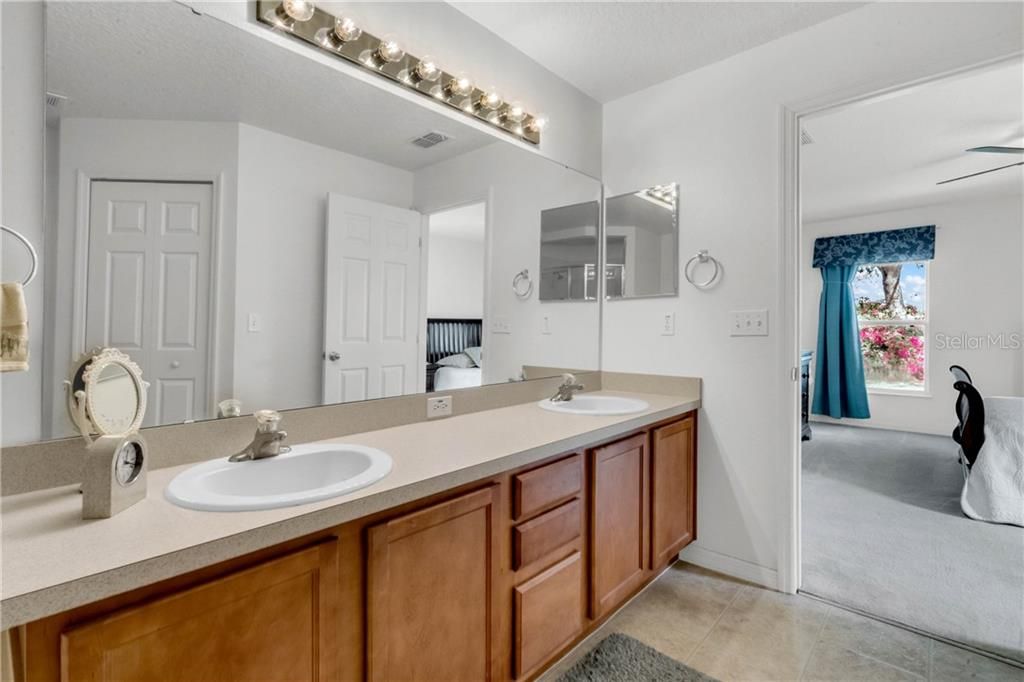 Recently Sold: $240,000 (3 beds, 2 baths, 1768 Square Feet)