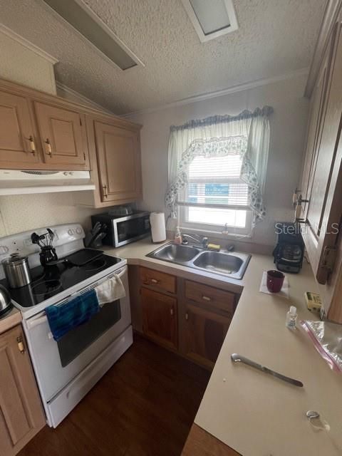 Recently Sold: $65,000 (1 beds, 1 baths, 700 Square Feet)