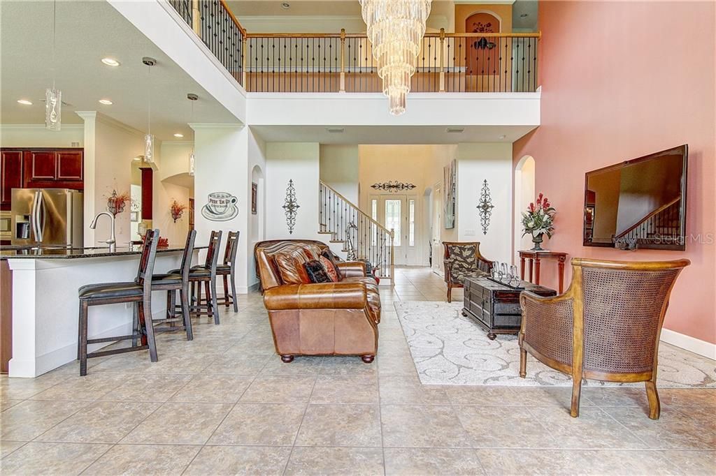 Recently Sold: $1,075,000 (6 beds, 4 baths, 4850 Square Feet)