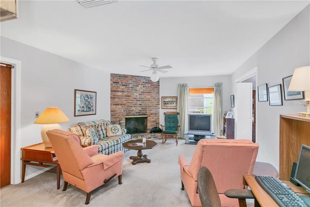 Recently Sold: $419,000 (3 beds, 2 baths, 1798 Square Feet)