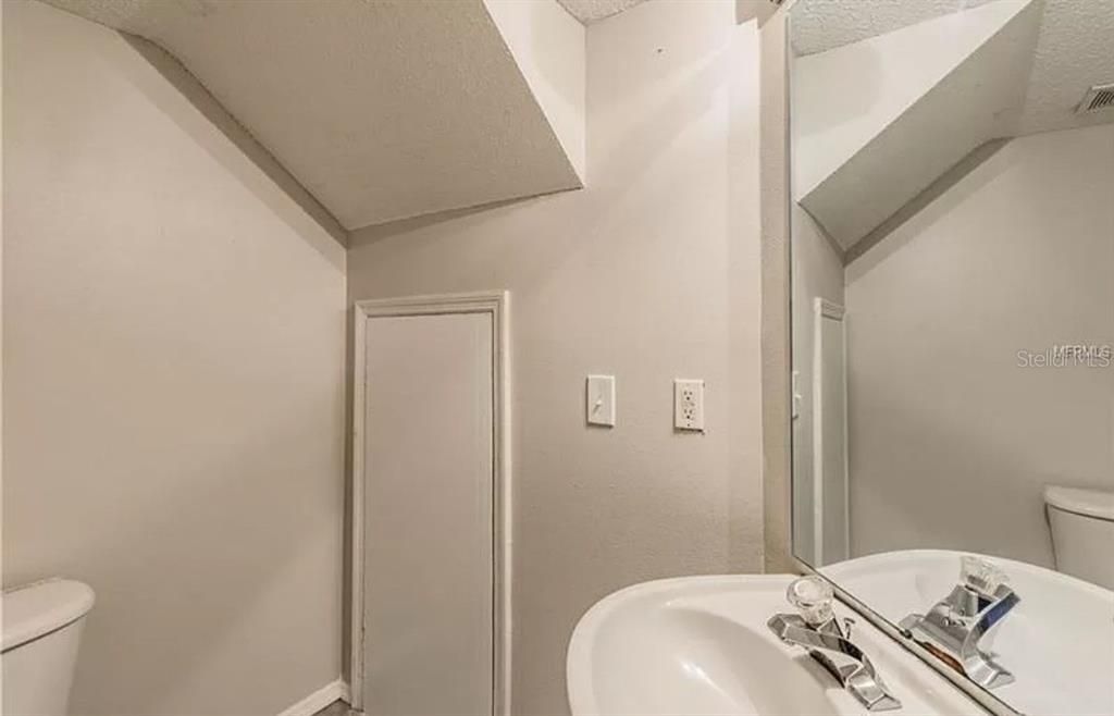 最近售出: $145,000 (3 贝兹, 2 浴室, 1364 平方英尺)