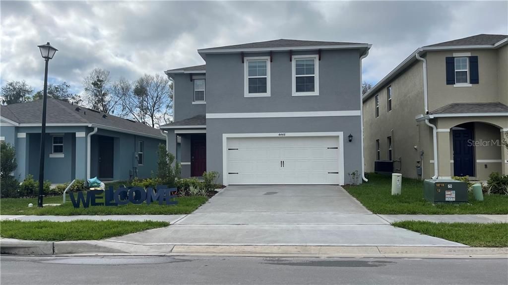 Vendido Recientemente: $311,990 (4 camas, 2 baños, 2260 Pies cuadrados)