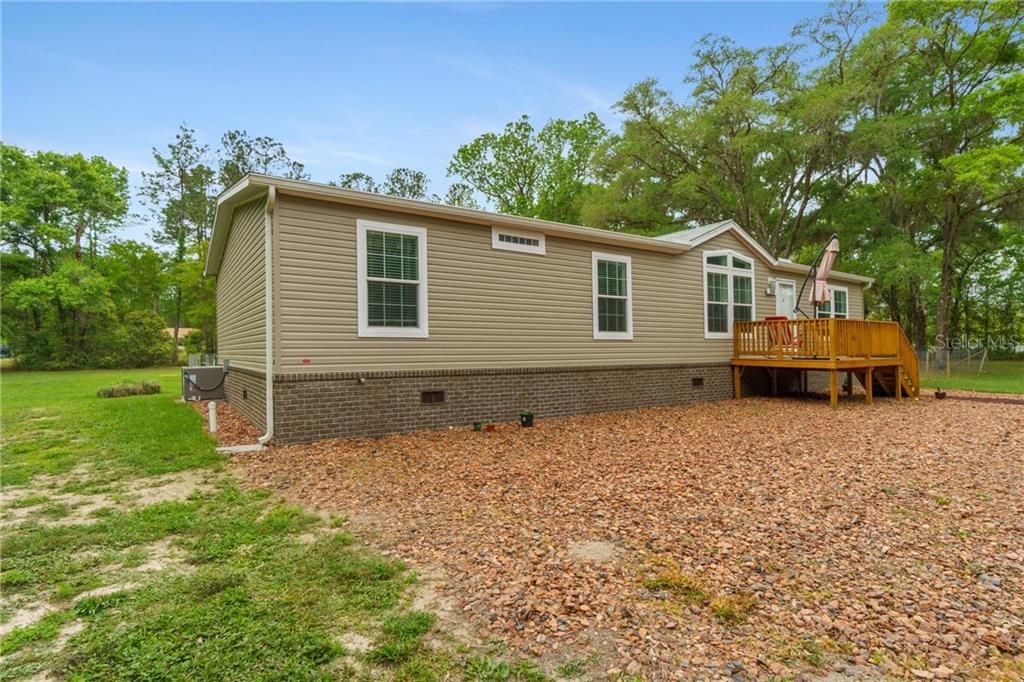 Recently Sold: $290,000 (3 beds, 2 baths, 1820 Square Feet)
