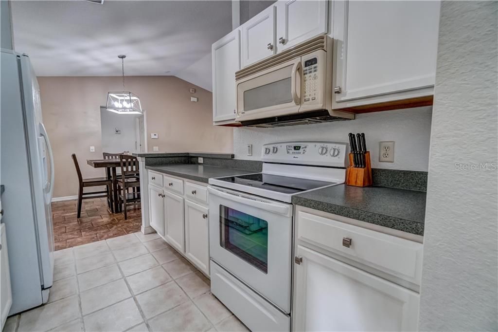 Recently Sold: $235,000 (3 beds, 2 baths, 1245 Square Feet)