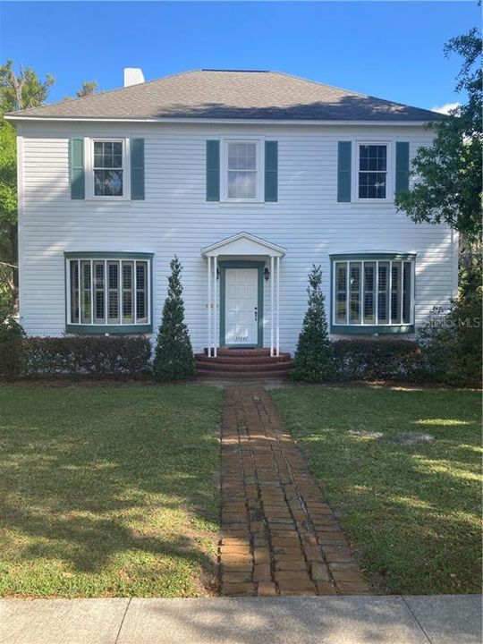 Recently Sold: $215,000 (4 beds, 2 baths, 2352 Square Feet)