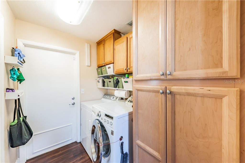Recently Sold: $310,000 (3 beds, 2 baths, 1546 Square Feet)
