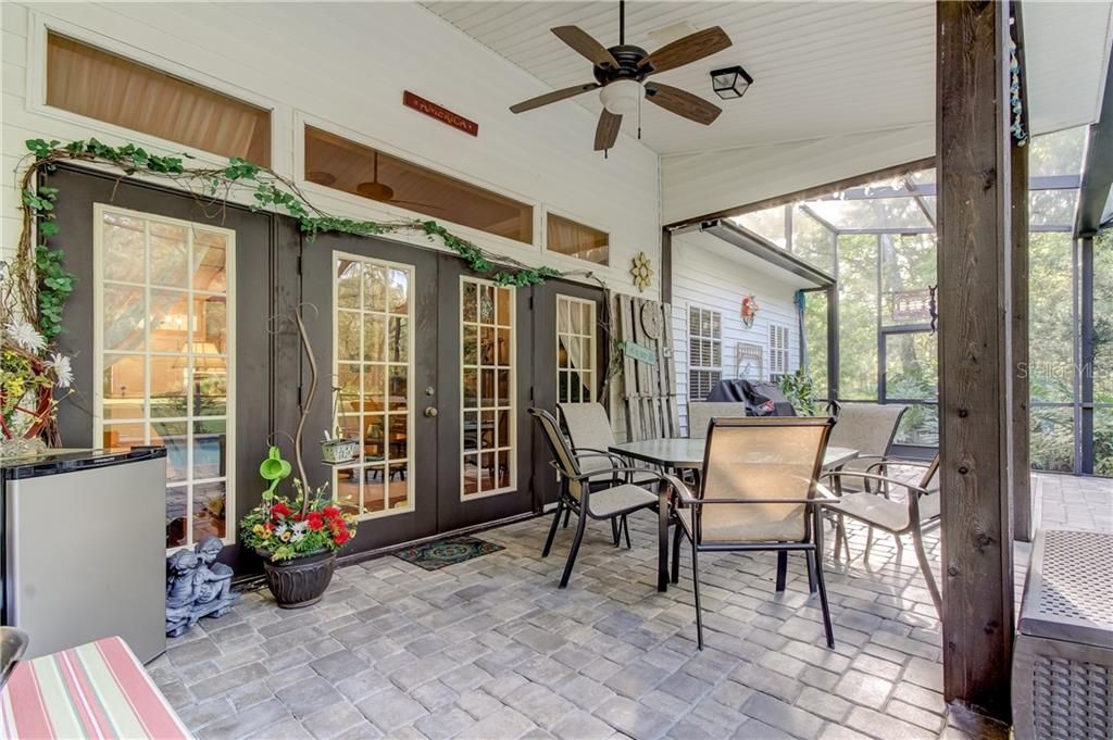 Recently Sold: $650,000 (3 beds, 3 baths, 2971 Square Feet)