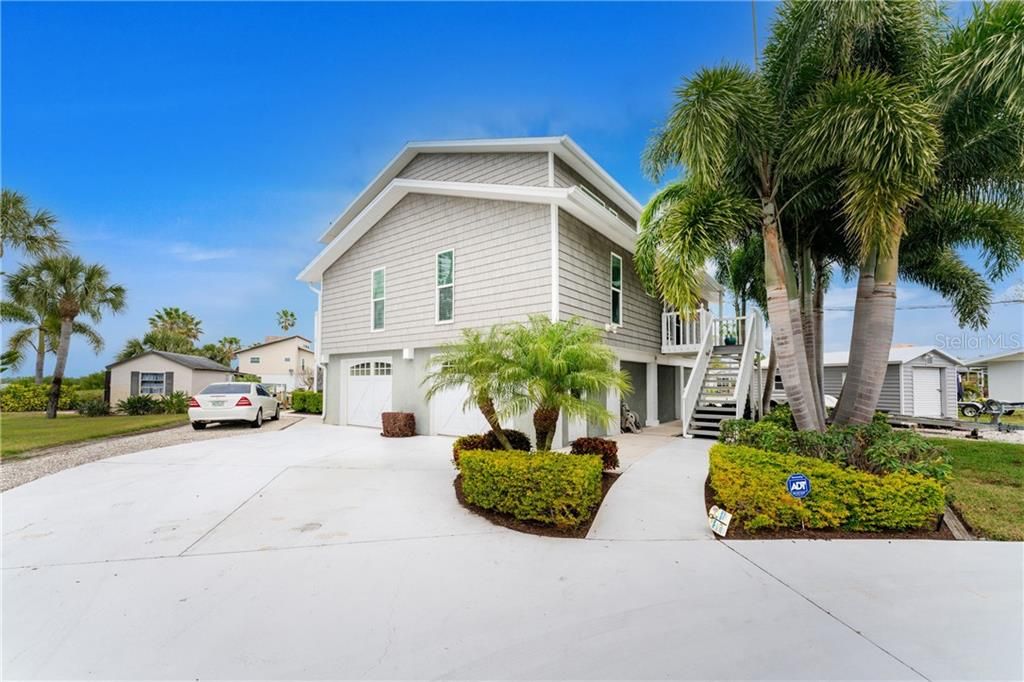 Recently Sold: $1,388,000 (3 beds, 2 baths, 1670 Square Feet)