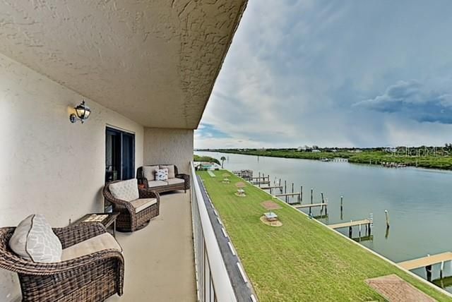 Enjoy watching dolphins, manatees and boats go by from your 4th Floor Corner Unit!