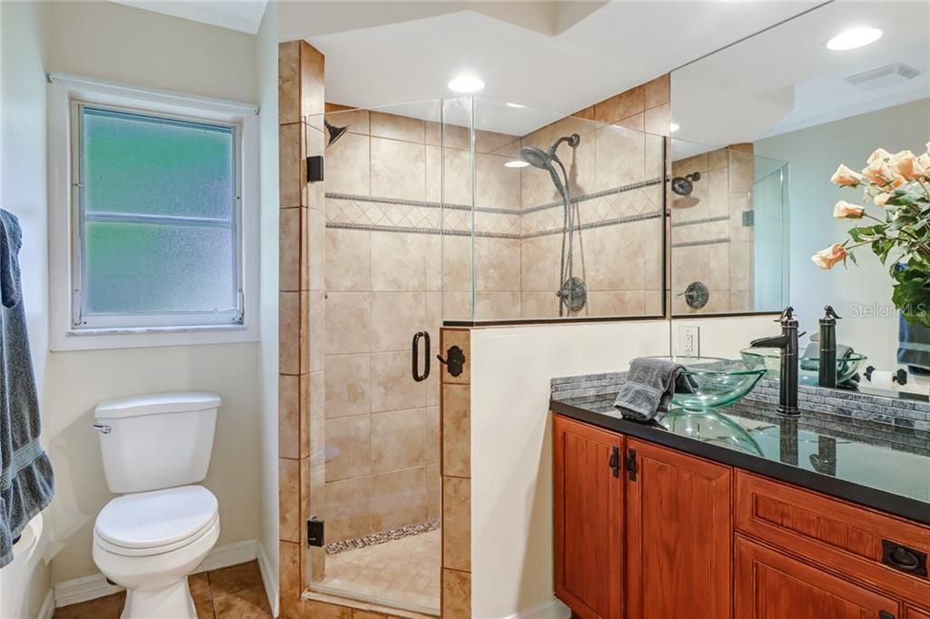 最近售出: $499,000 (3 贝兹, 2 浴室, 2192 平方英尺)