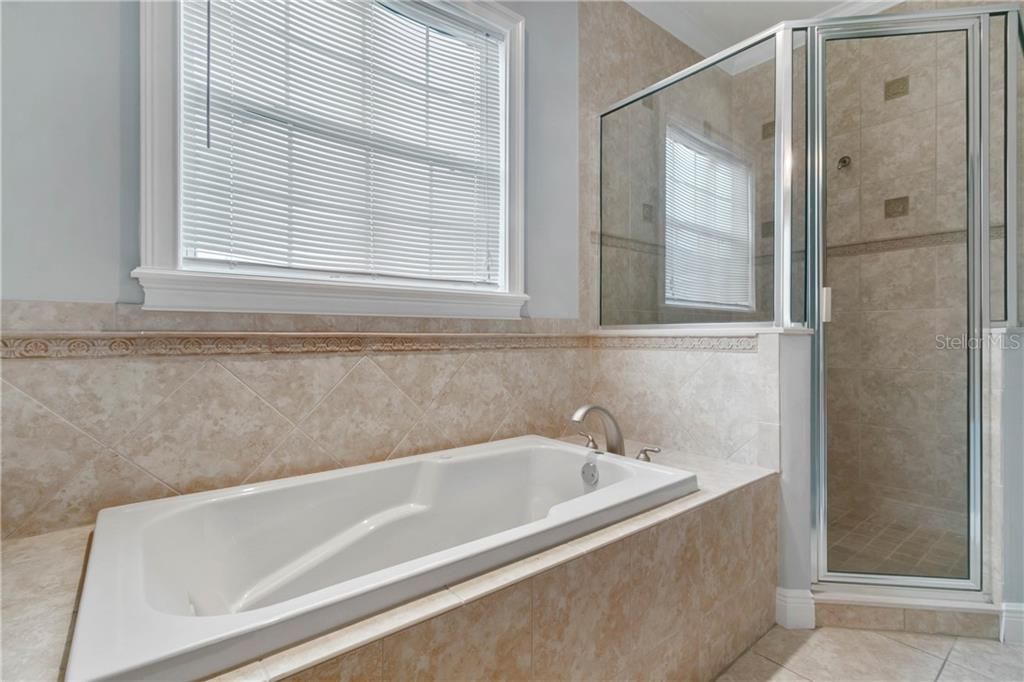 最近售出: $419,000 (4 贝兹, 4 浴室, 2700 平方英尺)