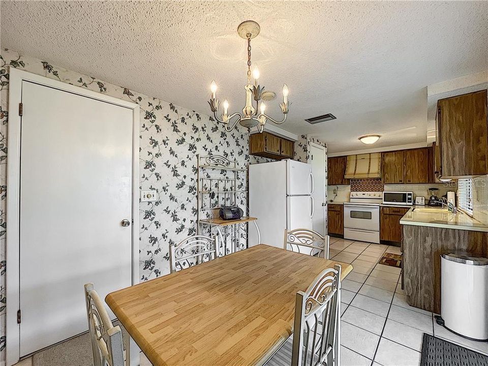 Recently Sold: $168,000 (2 beds, 2 baths, 1344 Square Feet)