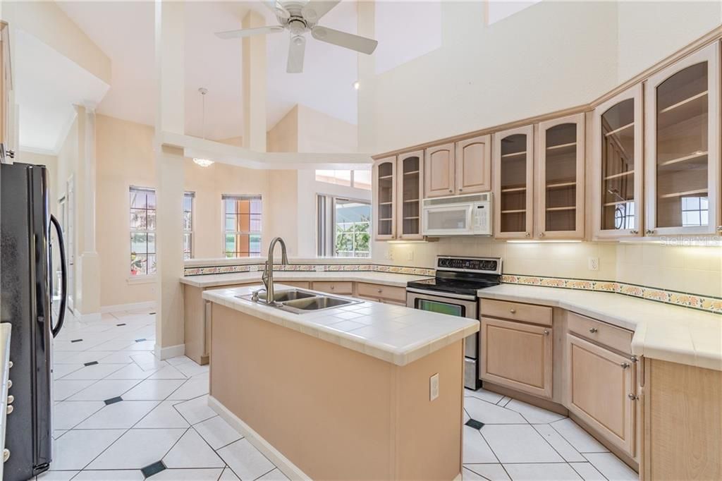 Recently Sold: $675,000 (3 beds, 3 baths, 3367 Square Feet)