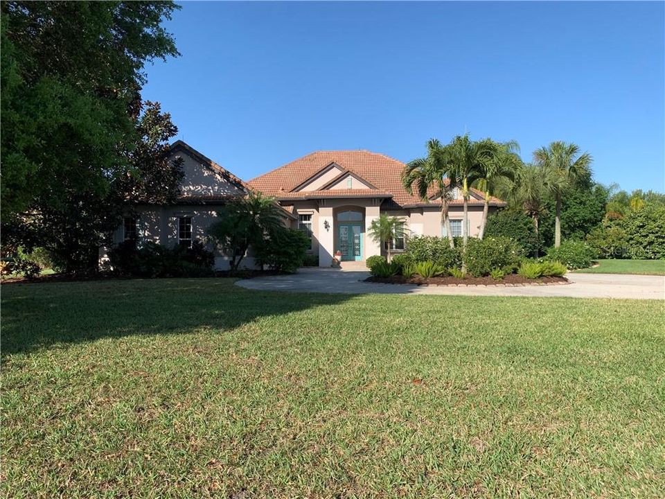 Recently Sold: $950,000 (4 beds, 3 baths, 4241 Square Feet)