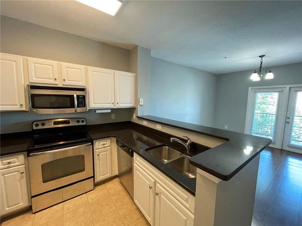 Recently Rented: $1,250 (1 beds, 1 baths, 672 Square Feet)