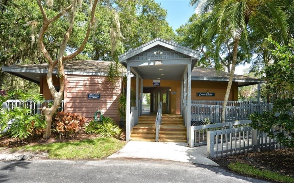 Recently Sold: $465,000 (3 beds, 2 baths, 1815 Square Feet)