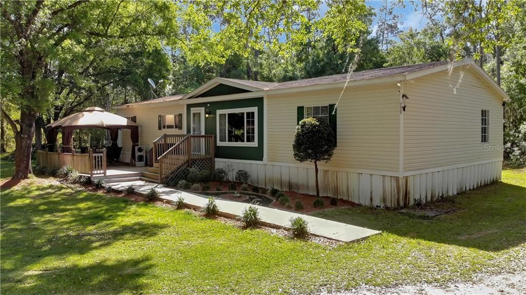 Recently Sold: $180,000 (3 beds, 2 baths, 1800 Square Feet)