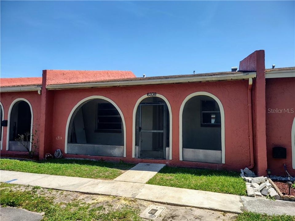 Recently Sold: $165,000 (2 beds, 2 baths, 970 Square Feet)