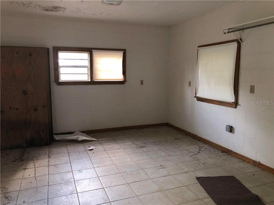 Vendido Recientemente: $64,900 (2 camas, 2 baños, 1495 Pies cuadrados)