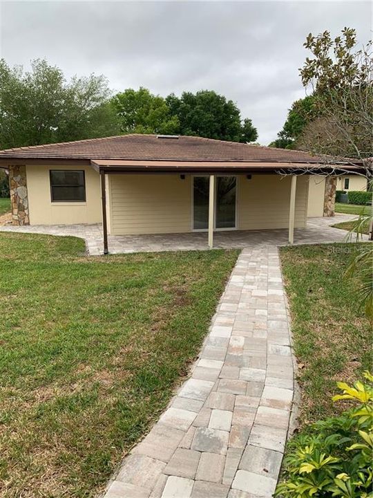 Recently Sold: $395,000 (3 beds, 2 baths, 1967 Square Feet)