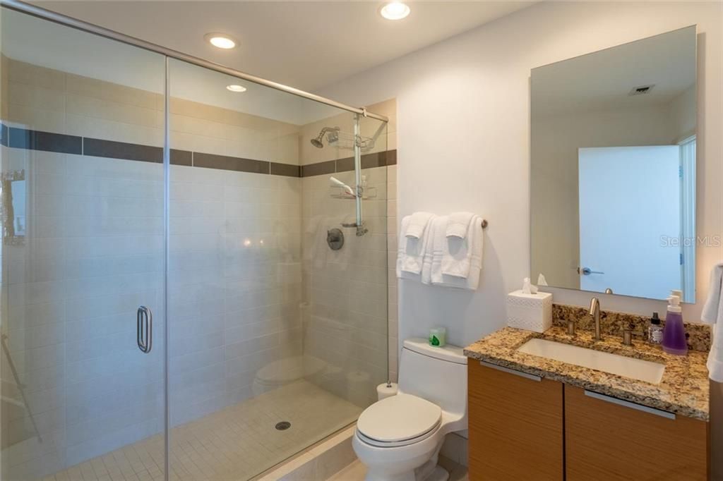 最近售出: $949,000 (2 贝兹, 2 浴室, 1465 平方英尺)