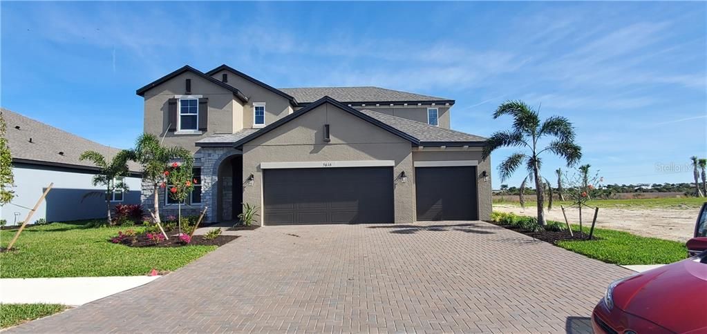 Recently Sold: $663,100 (5 beds, 4 baths, 3651 Square Feet)