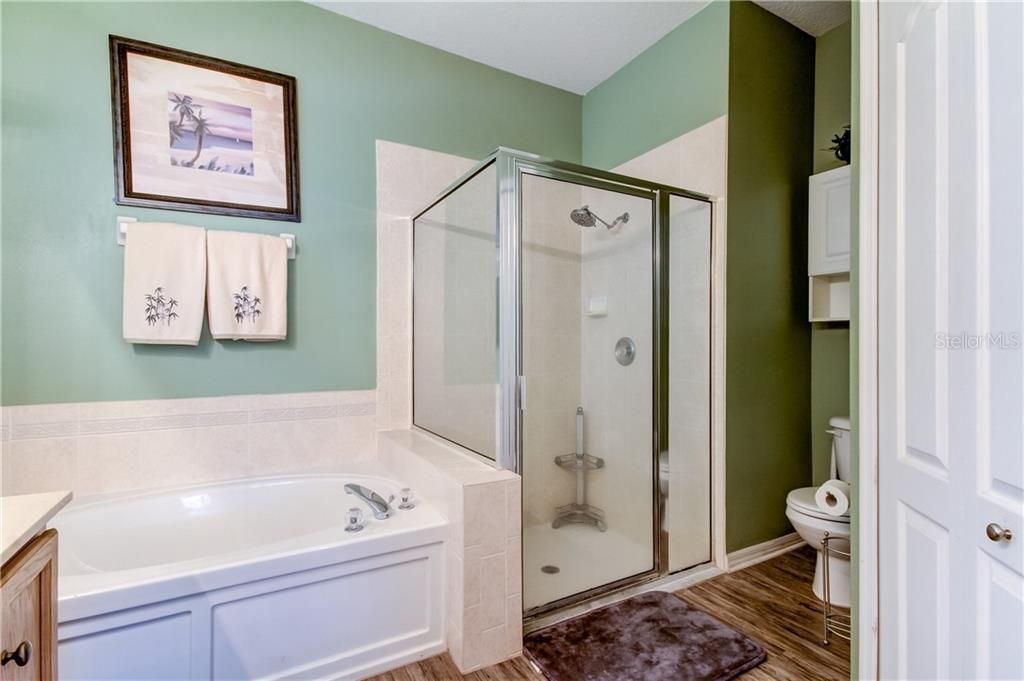 最近售出: $275,000 (3 贝兹, 2 浴室, 1549 平方英尺)