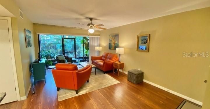 Recently Sold: $155,000 (2 beds, 2 baths, 885 Square Feet)