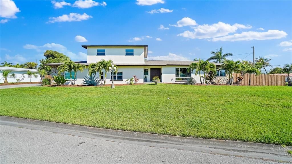 Recently Sold: $750,000 (3 beds, 2 baths, 2948 Square Feet)