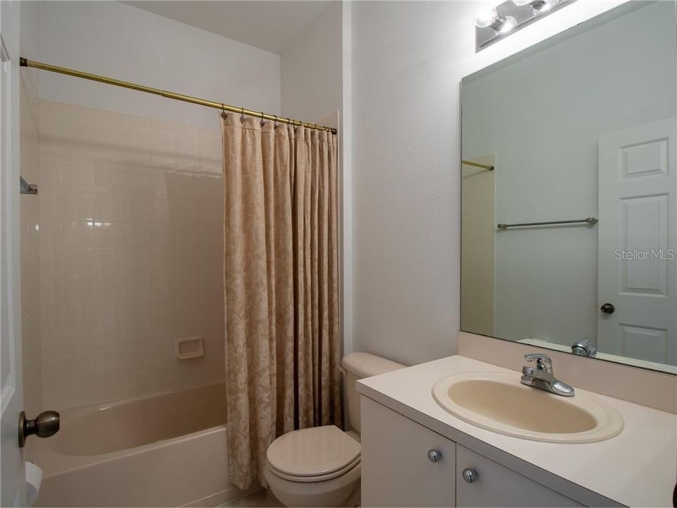 最近售出: $189,900 (2 贝兹, 2 浴室, 1215 平方英尺)
