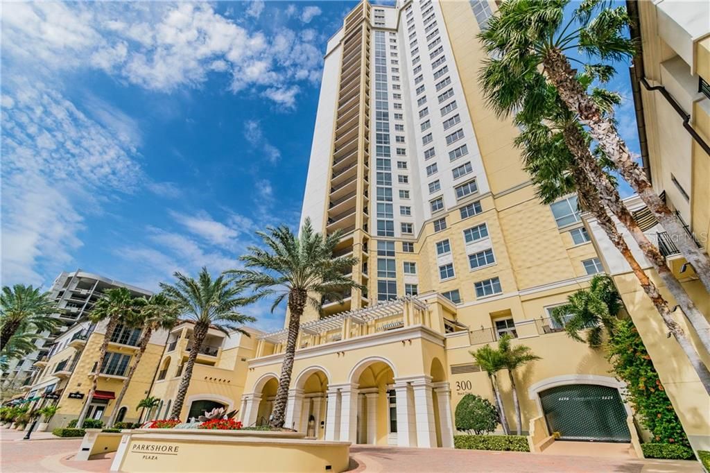 Recently Sold: $1,275,000 (3 beds, 2 baths, 2210 Square Feet)